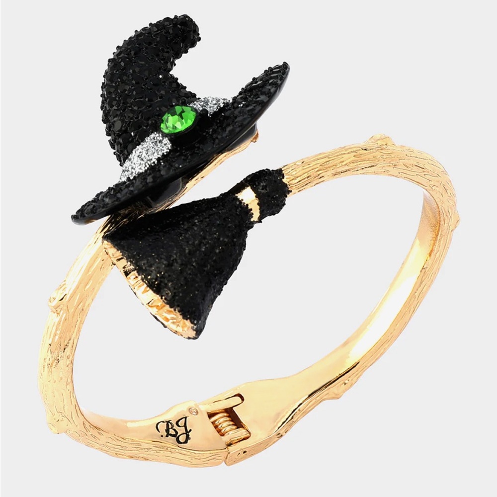 NWT ⚜️🖤⚜️ BETSEY JOHNSON WITCH HAT HINGE BANGLE BLACK